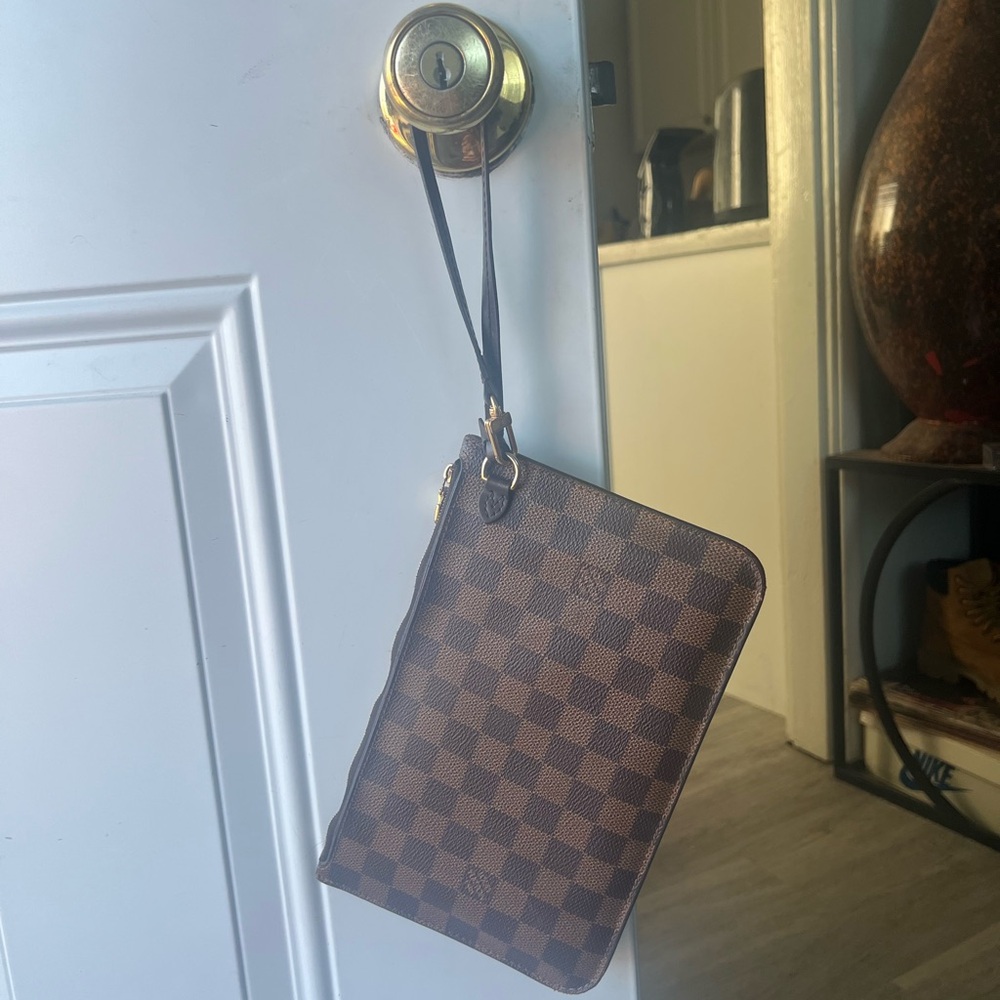 Authentic Louis Vuitton Damier Ebene Neverfull MM Pochette